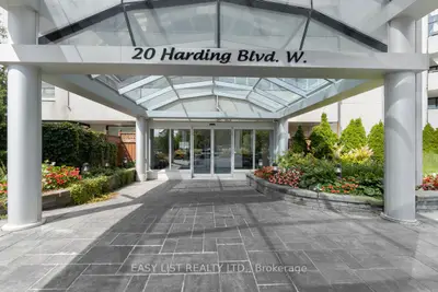 20 Harding Boulevard W 810, Richmond Hill, On L4c 9s4