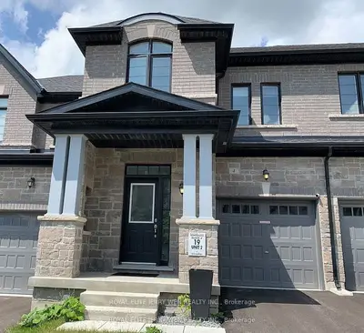 Att/Row/Townhouse in East Gwillimbury