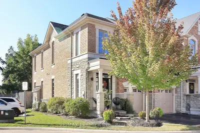 Att/Row/Townhouse in King