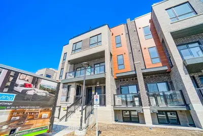 Condo Townhouse in Newmarket