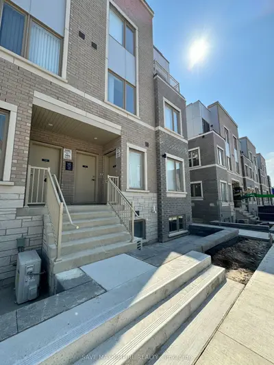 140 Honeycrisp Crescent 300, Vaughan, On L4k 0n7