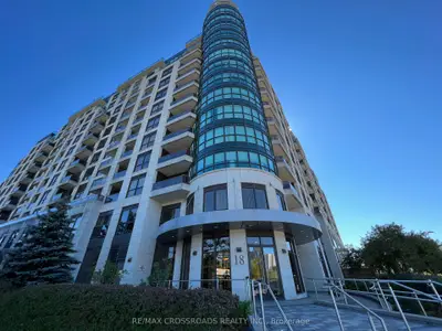 Condo Apartment in Richmond Hill