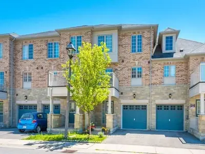 Att/Row/Townhouse in Markham