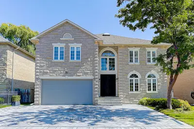 Detached in Richmond Hill