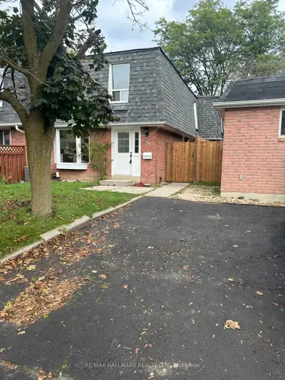 28 Lillooet Crescent, Richmond Hill, On L4c 5a7