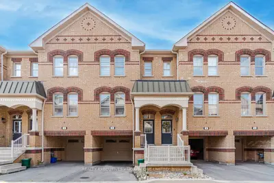Att/Row/Townhouse in Vaughan