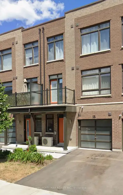Condo Townhouse in Vaughan