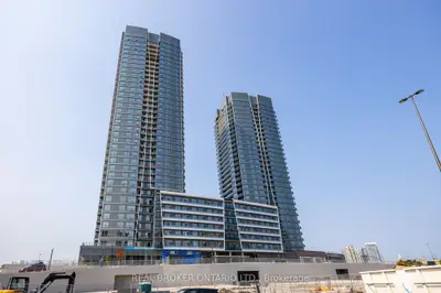 Condo Apartment in Vaughan