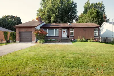 Detached in Brock