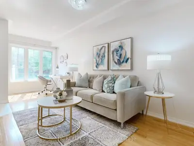 Att/Row/Townhouse in Markham