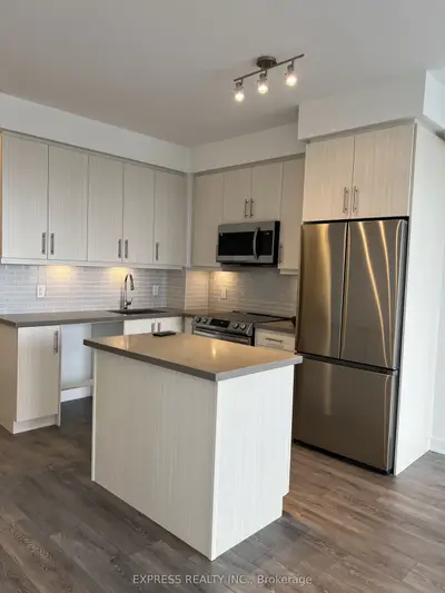 105 Oneida Crescent Lph06, Richmond Hill, On L4b 0h6
