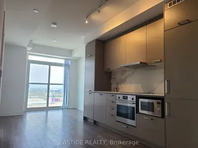 Condo Apartment in Vaughan