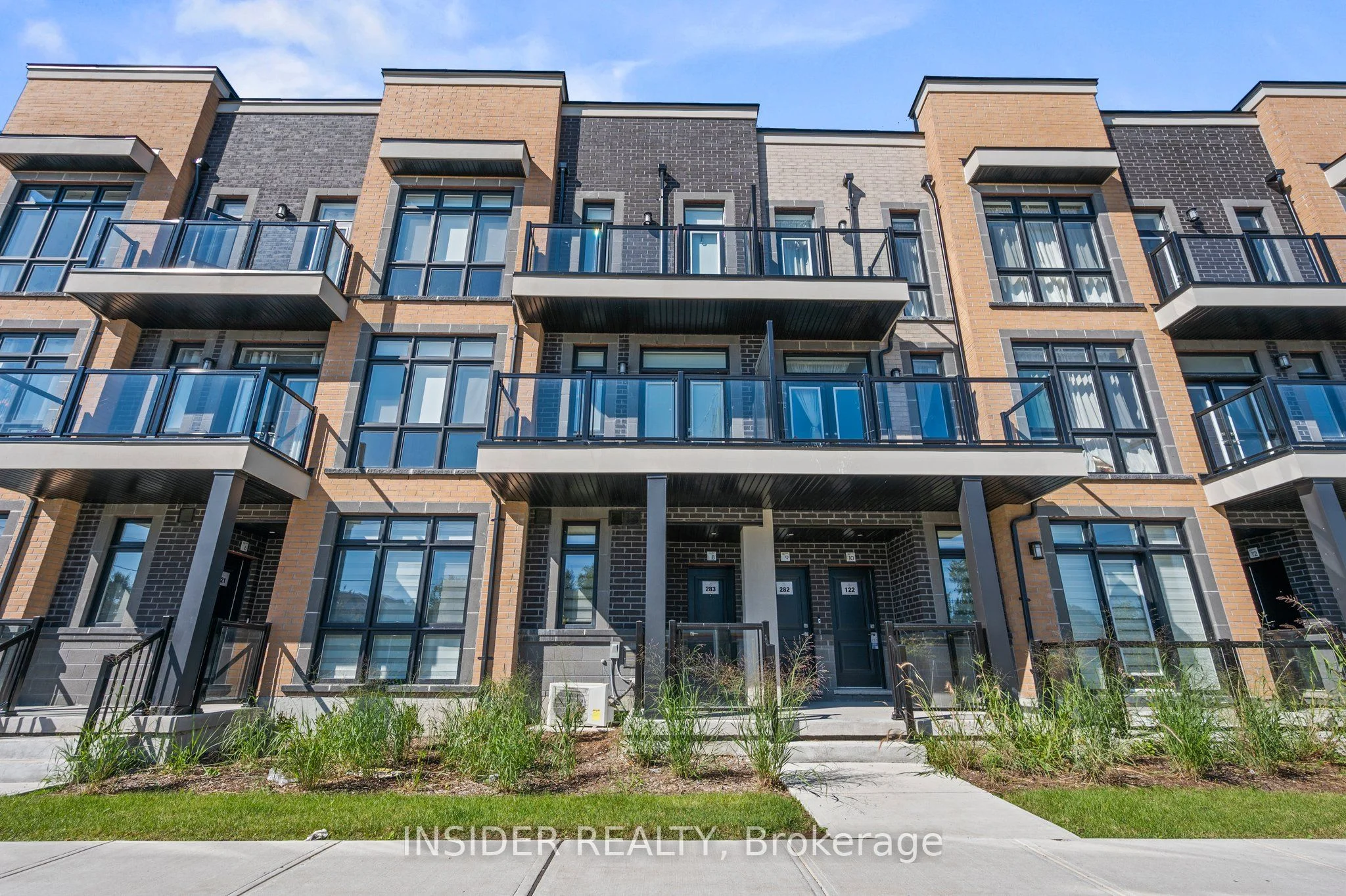 Condo Townhouse in Richmond Hill
