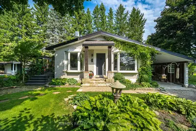 Detached in Essa