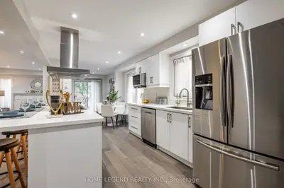 553 Carberry Street, Newmarket, On L3x 2a7