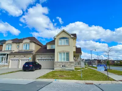 Detached in Richmond Hill