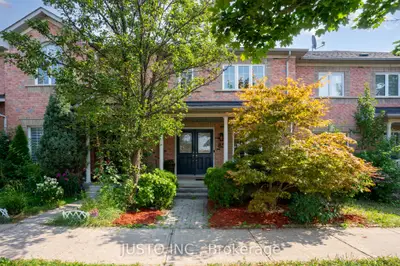 Att/Row/Townhouse in Vaughan