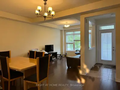 Att/Row/Townhouse in Markham