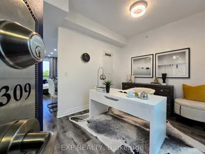 Condo Apartment in Markham