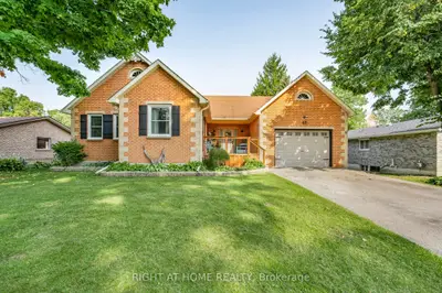Detached in Brock