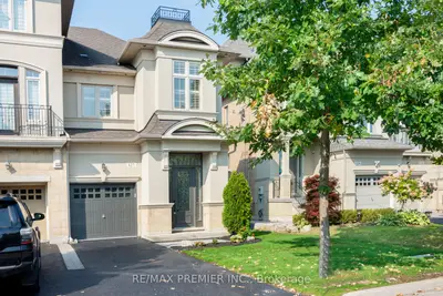 Att/Row/Townhouse in Vaughan