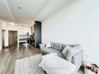 Condo Apartment in Vaughan