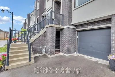Att/Row/Townhouse in Vaughan