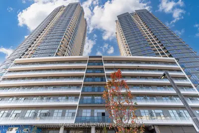 Condo Apartment in Vaughan