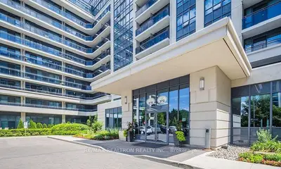 Condo Apartment in Richmond Hill
