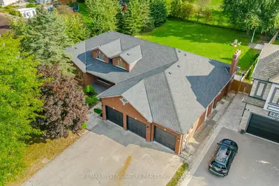 Detached in King