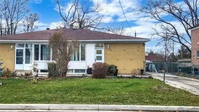 Semi-Detached in Richmond Hill