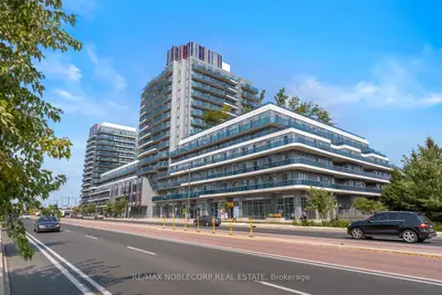 Condo Apartment in Richmond Hill