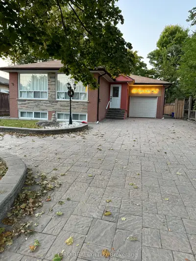 Detached in Richmond Hill