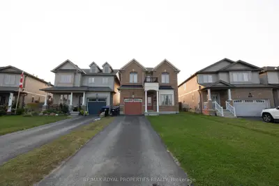 Detached in Essa