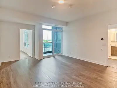 Condo Apartment in Vaughan