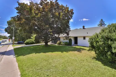 Detached in Newmarket