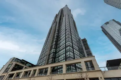 Condo Apartment in Vaughan