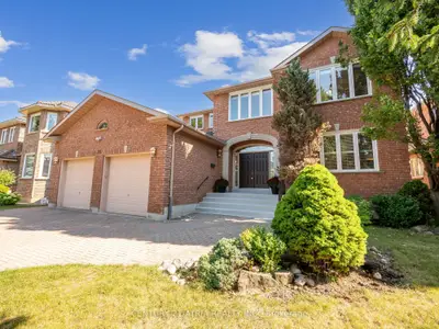 Detached in Richmond Hill