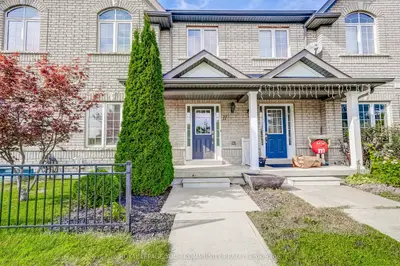 Att/Row/Townhouse in Georgina