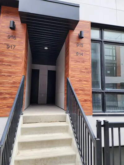 Condo Townhouse in Richmond Hill