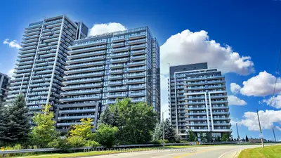 Condo Apartment in Richmond Hill