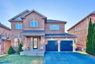 362 Woodfern Way, Newmarket, On L3x 2x1