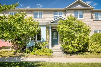 Att/Row/Townhouse in Richmond Hill