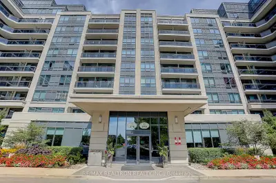 Condo Apartment in Richmond Hill