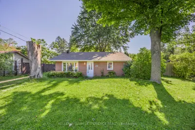 Detached in Essa