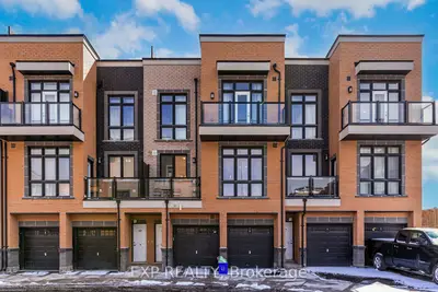 Condo Townhouse in Richmond Hill