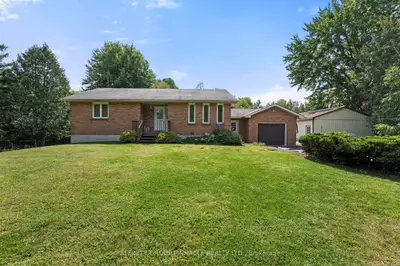 Detached in Brock