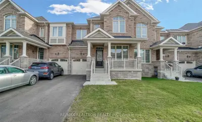 15 Frederick Pearson Street, East Gwillimbury, On L9n 0r9