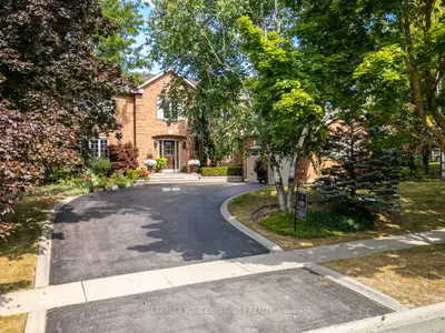 Detached in King