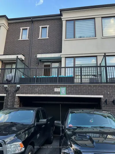 Att/Row/Townhouse in Vaughan
